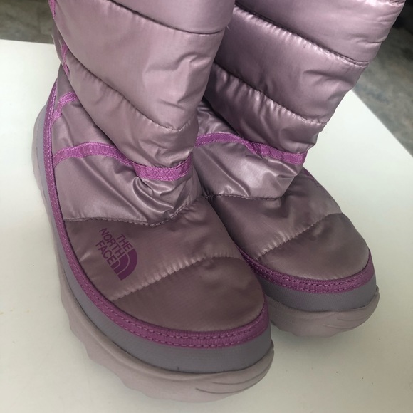 SOLD-NWOT North face down filled puffer boots - Picture 2 of 5